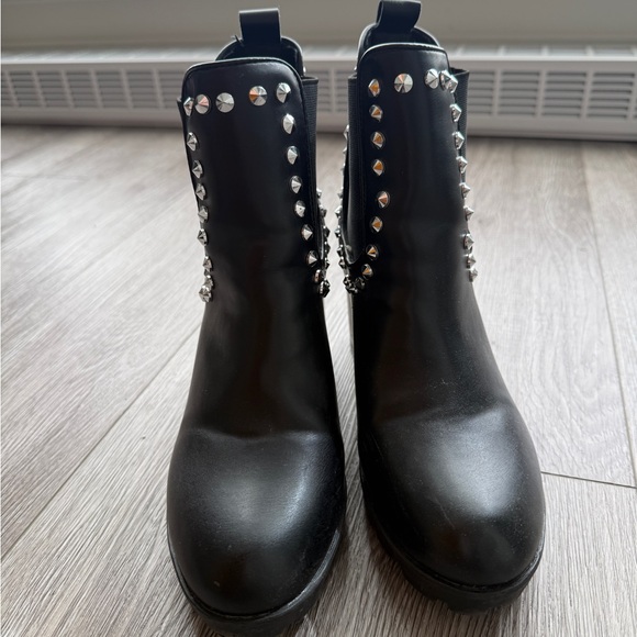 Elegant Black Studded Ankle Booties - Picture 2 of 4